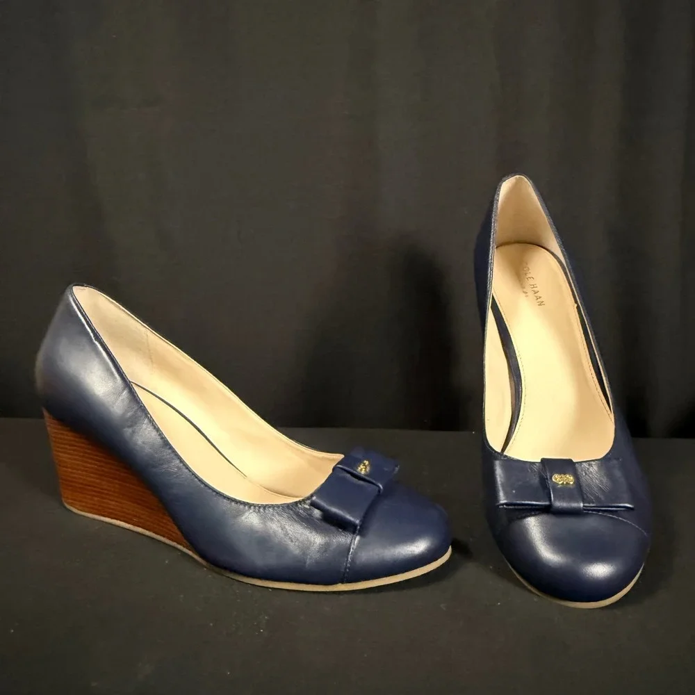 Cole Haan Adair Navy Blue Leather Bow Wedge Pumps Shoes Grand.OS W13162 Women 9B